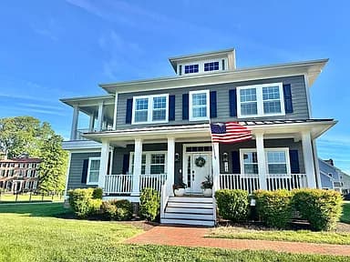 108 Carriage Heath — exterior photo