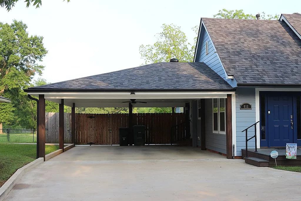 611 S Church St — exterior photo