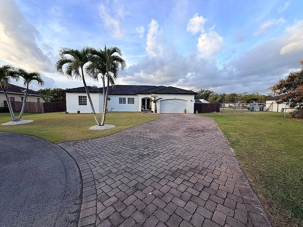 13005 SW 187th St — exterior photo