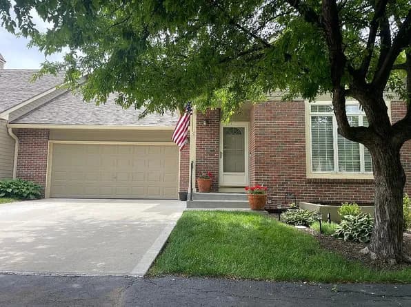 15756 S Sunset Dr Unit 703 — exterior photo
