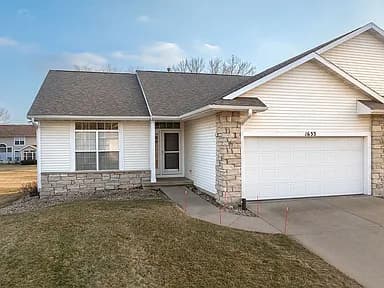 1633 Greens Way Ct NE — exterior photo