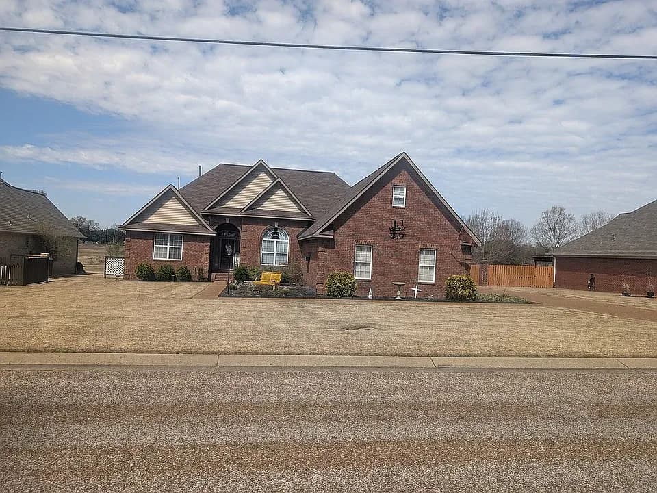 112 Fairway Dr — exterior photo