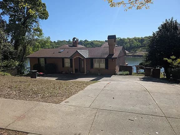 773 Beachwood Cove Dr — exterior photo