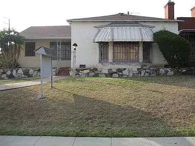 8721 Crenshaw Blvd — exterior photo
