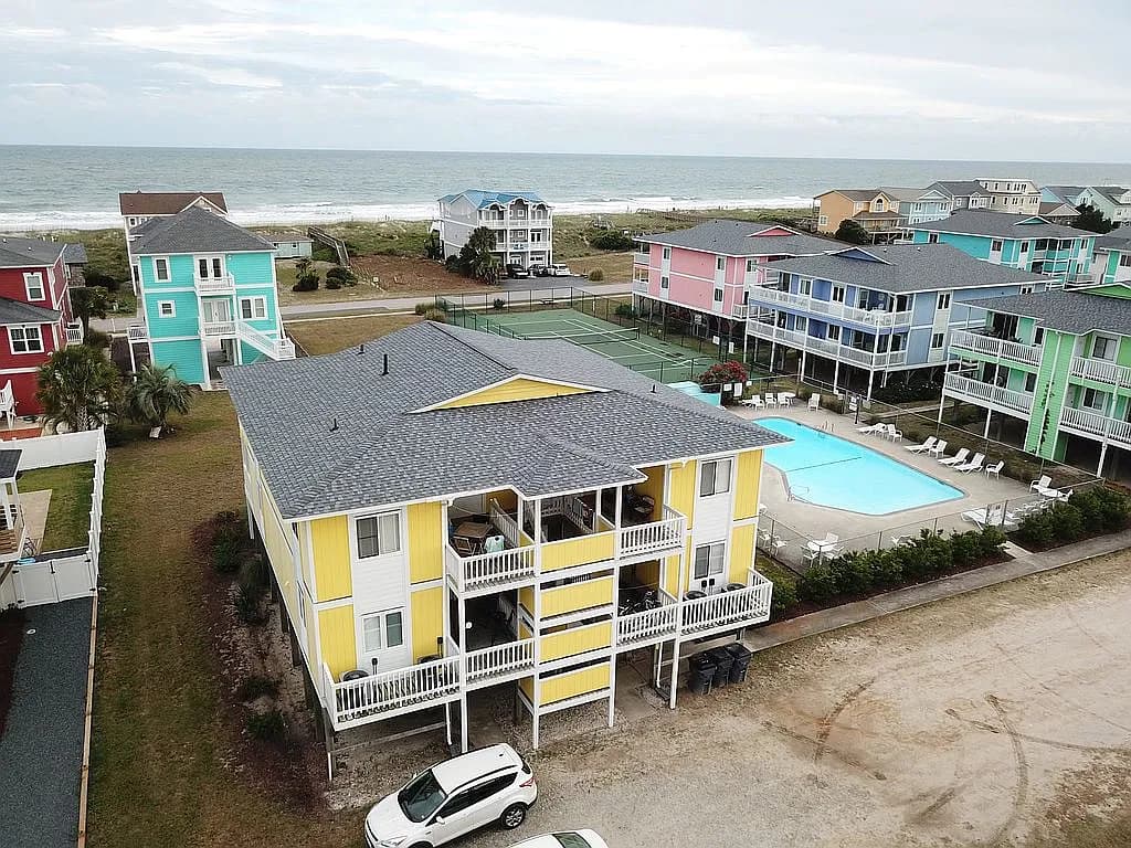 1068 Ocean Blvd W #9D — exterior photo