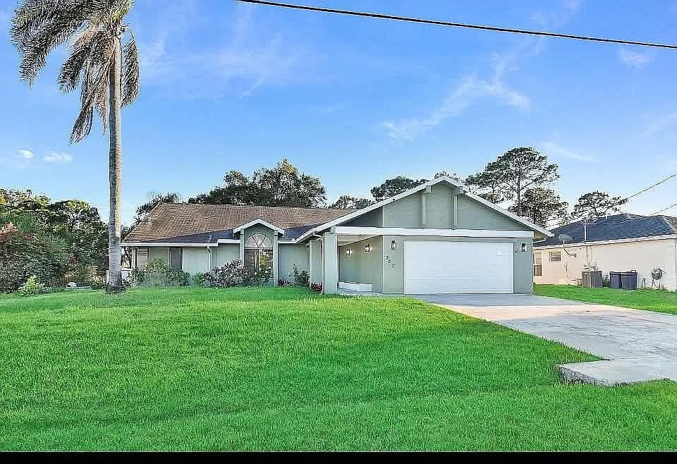 362 SE Crosspoint Dr — exterior photo