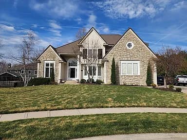 12713 Maple St — exterior photo