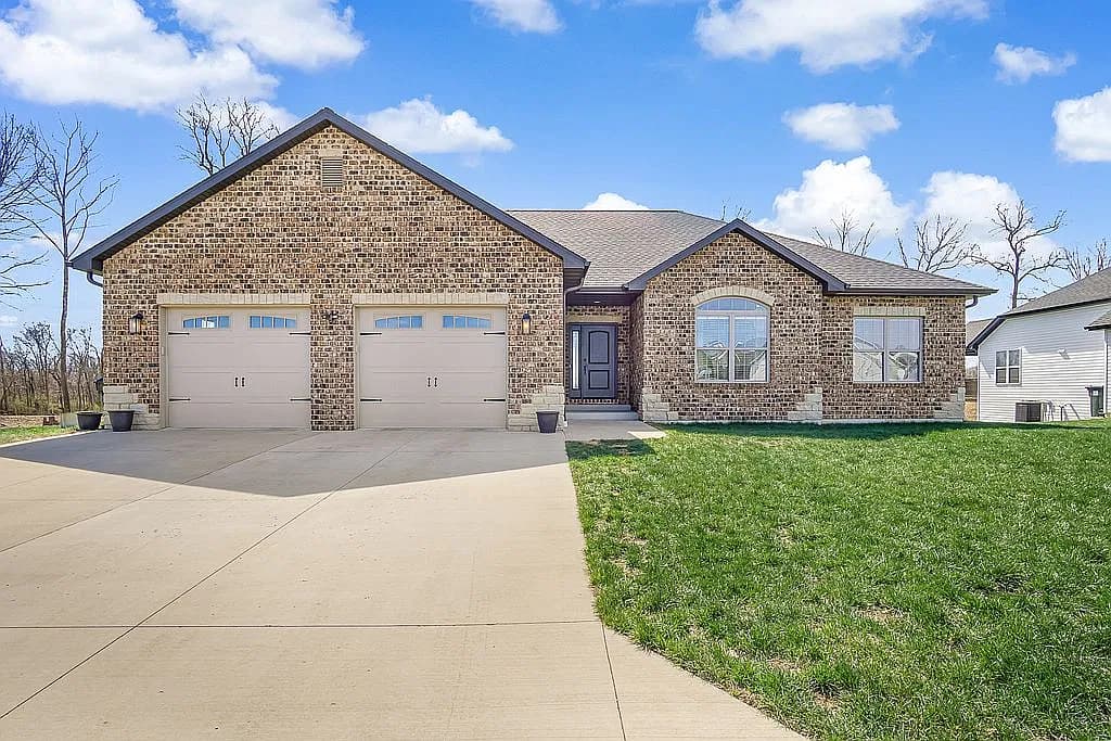 732 Prairie Pl — exterior photo