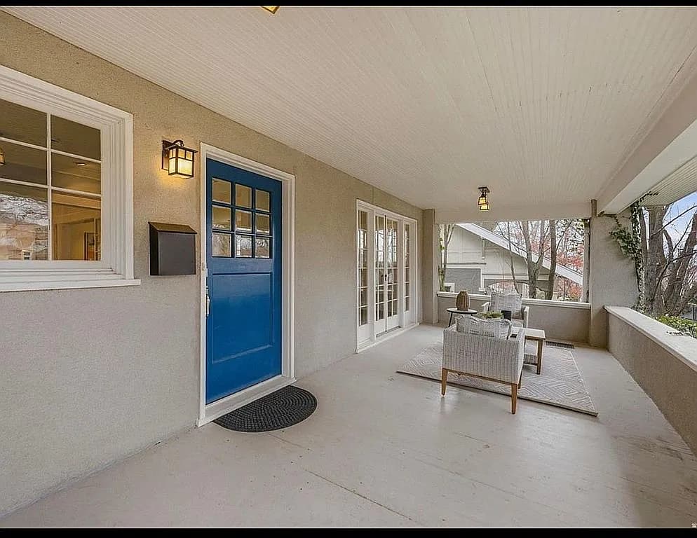 1414 E Perry Ave — exterior photo