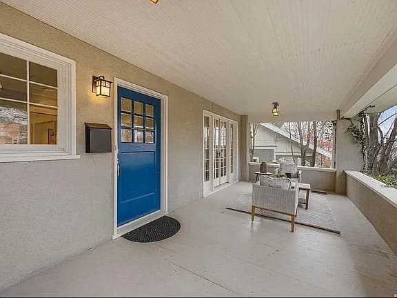 1414 E Perry Ave — exterior photo