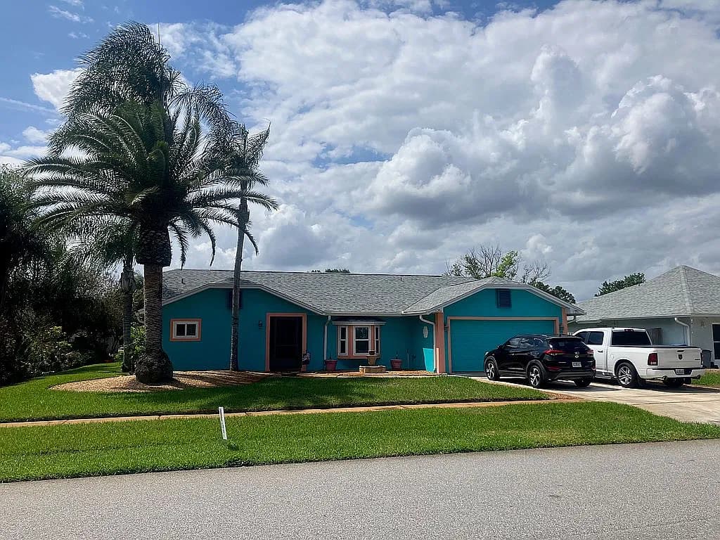 2724 Abbey Ave — exterior photo