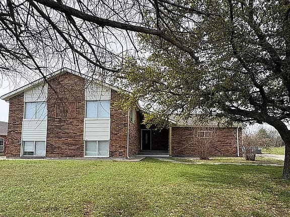 2810 Toler Rd — exterior photo