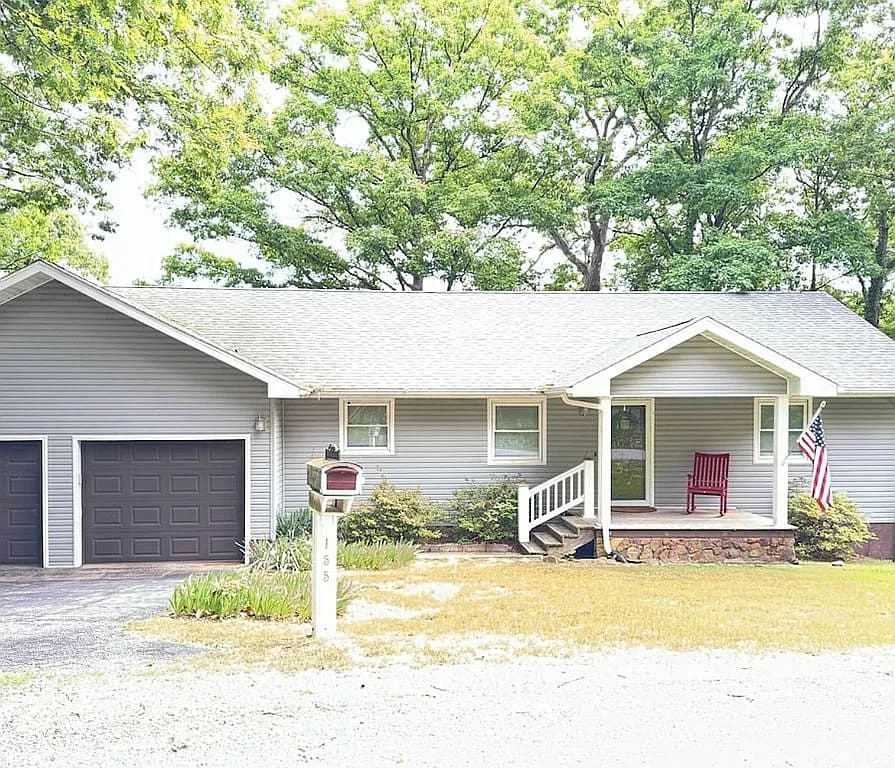 155 Oak Cir — exterior photo