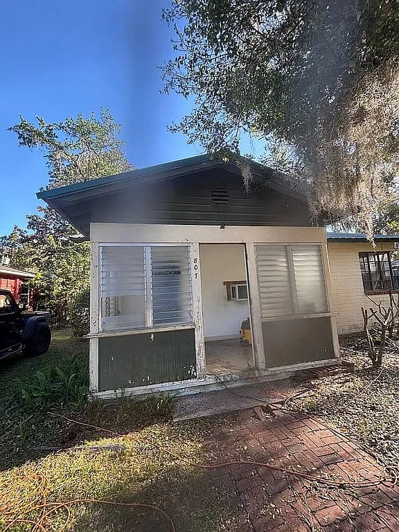 807 NW 24th Ave — exterior photo