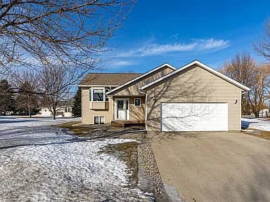 1419 Saint Marys Dr — exterior photo