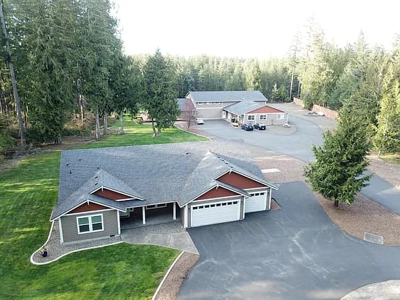 3328 104th Ave SW — exterior photo