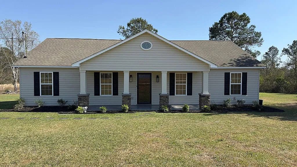 32 Saddle Dr — exterior photo