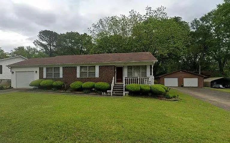 1107 Sunset — exterior photo