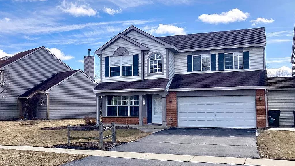 111 W Honeysuckle Dr — exterior photo