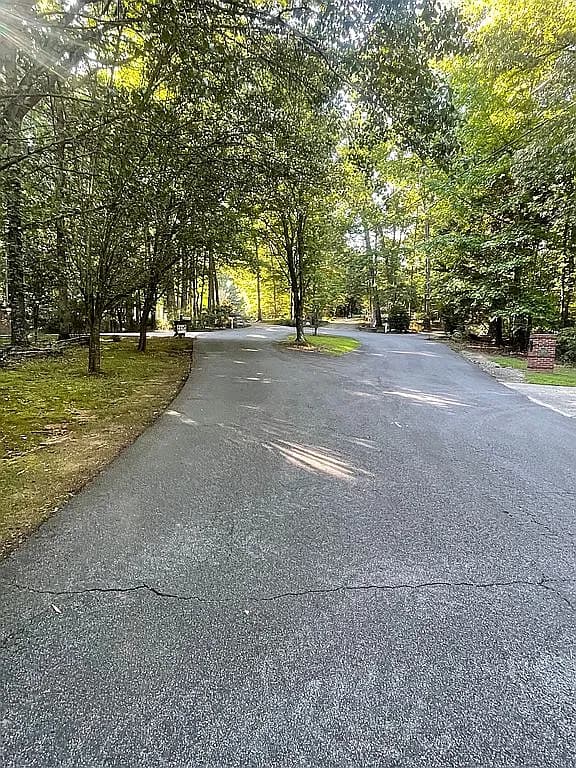 2131 Old Orchard Ln — exterior photo
