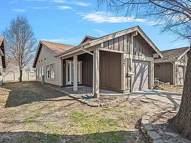 37 Redwood Ln — exterior photo