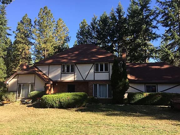 325 Pothole Rd — exterior photo