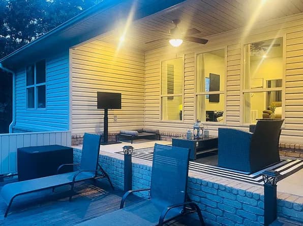 233 Seminole Trl — exterior photo
