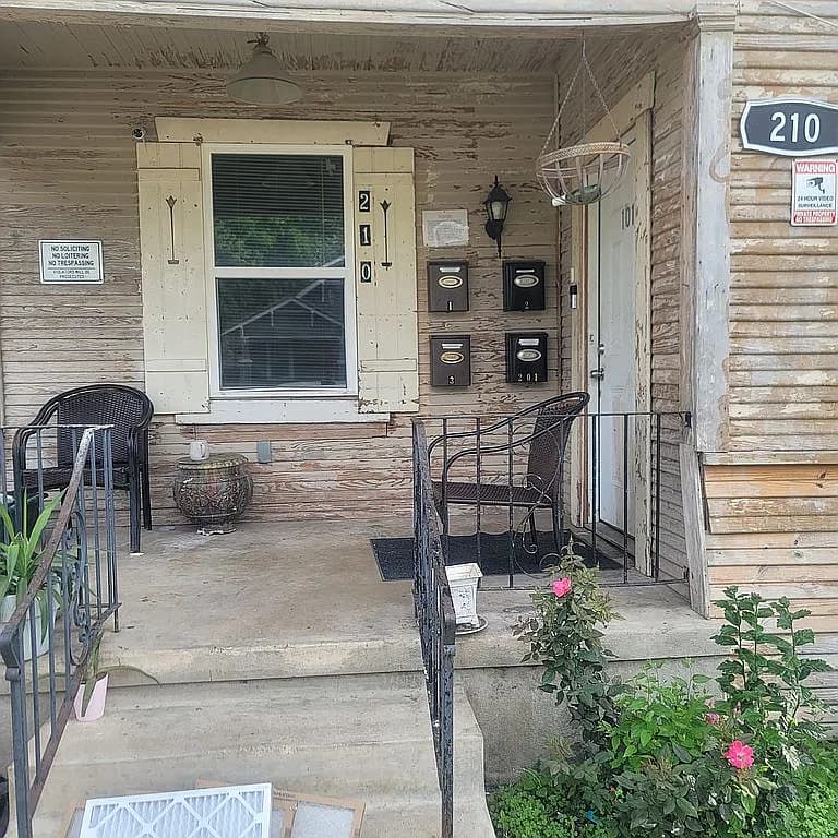 210 Dilworth St — exterior photo