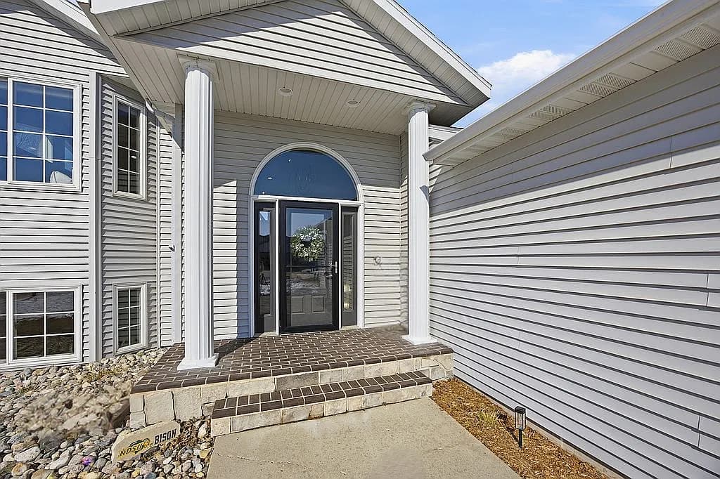 3541 Pierce St S — exterior photo
