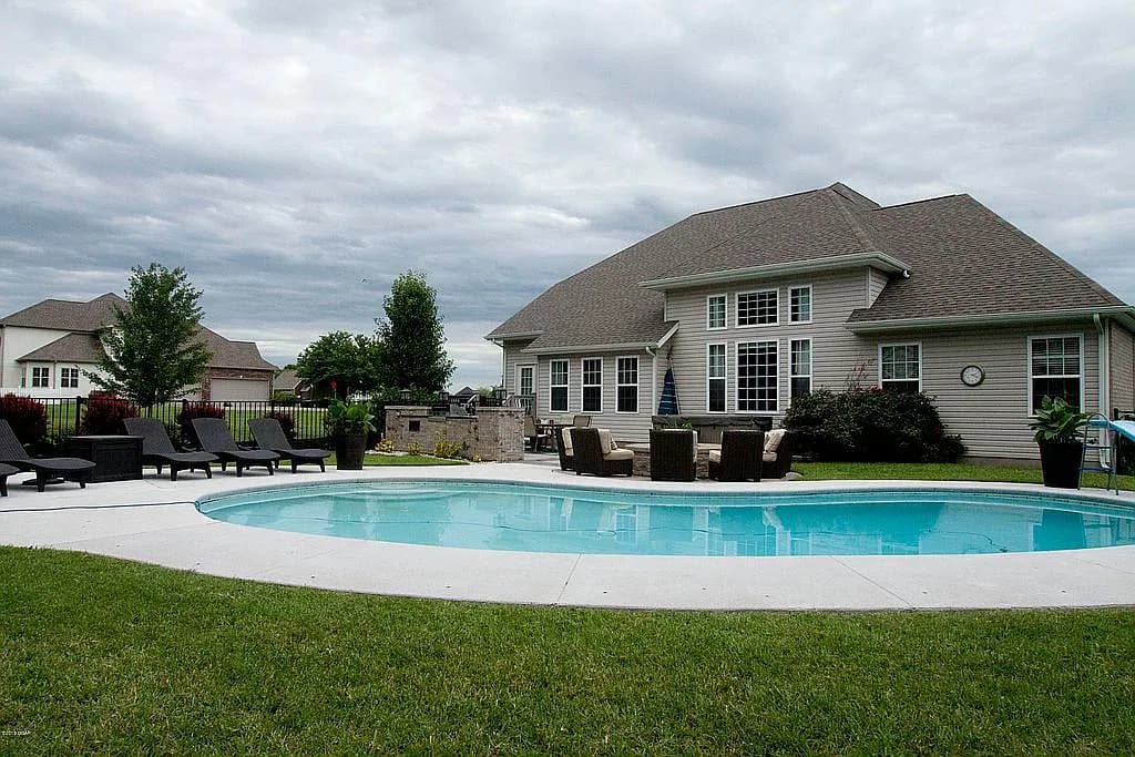 1627 Devin Dr — exterior photo