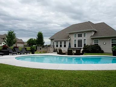 1627 Devin Dr — exterior photo