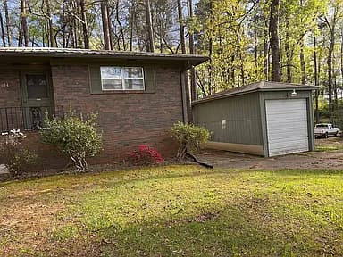 3904 Parkwood Rd — exterior photo