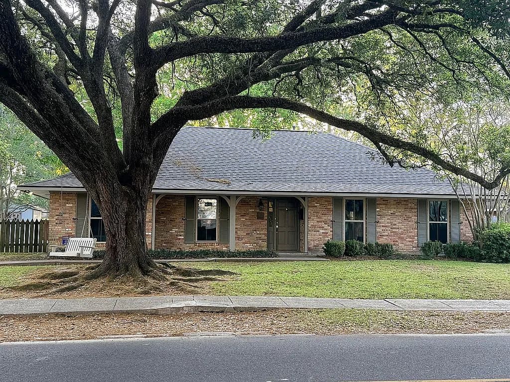 1183 Chevelle Dr — exterior photo