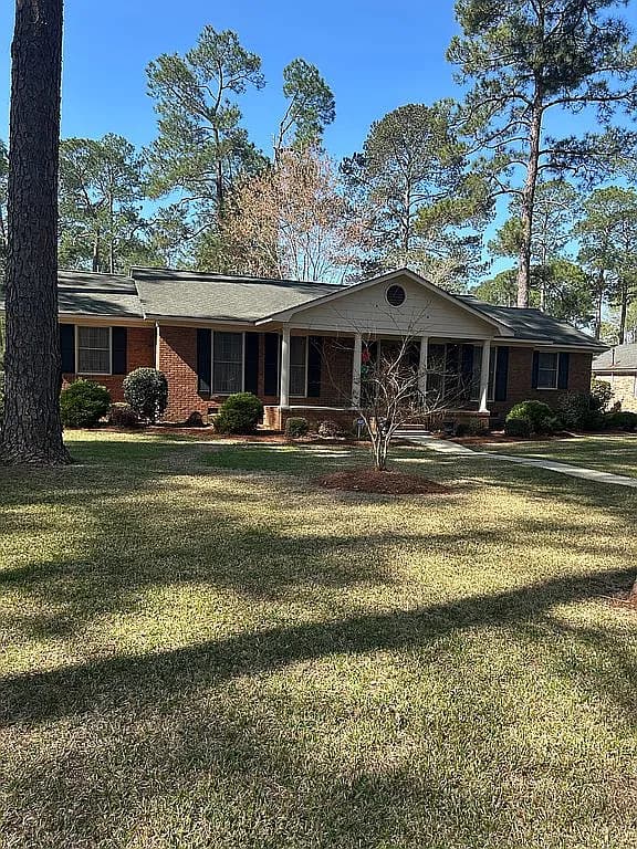 1710 Pineknoll Ln — exterior photo