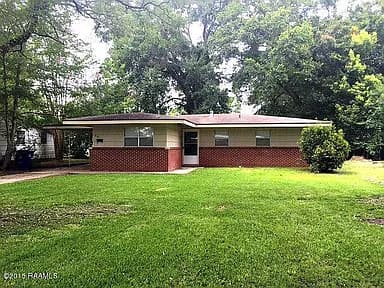 819 Chickasaw Dr — exterior photo
