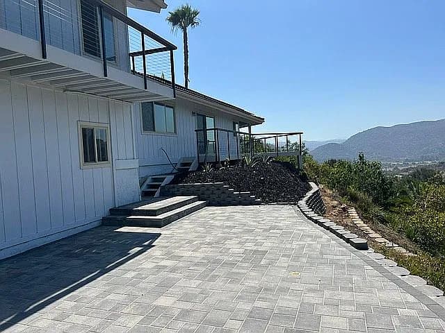 2645 Daisy Ln — exterior photo