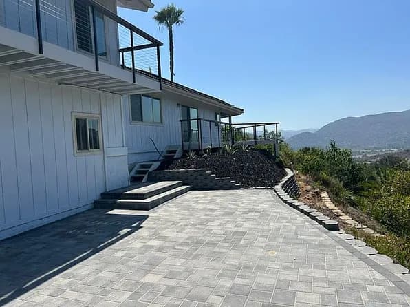 2645 Daisy Ln — exterior photo