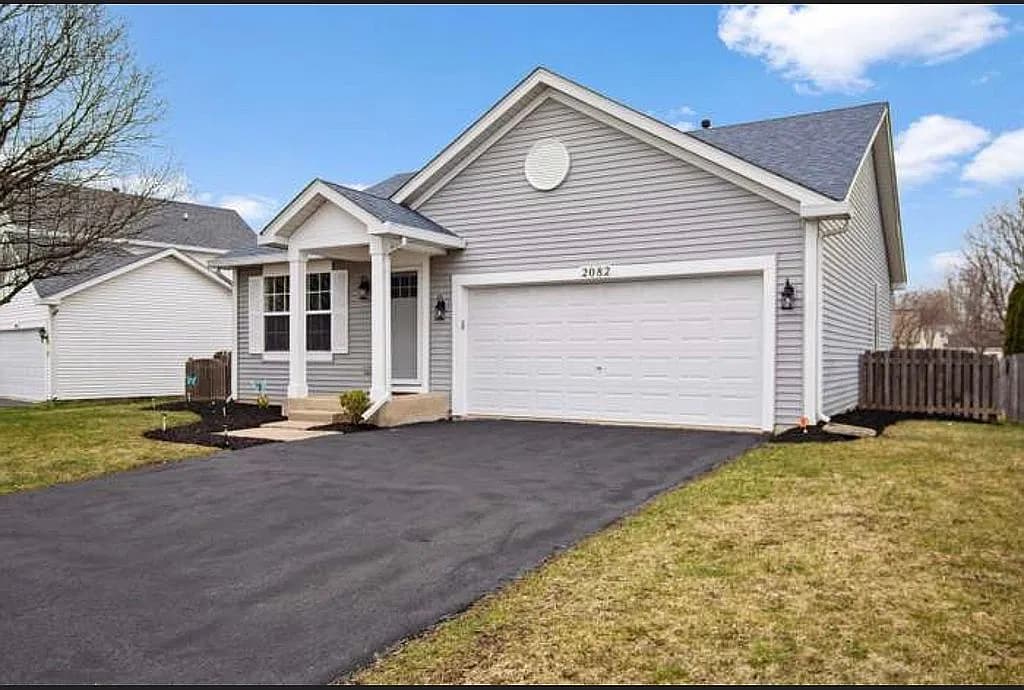 2082 Kathleen Cir — exterior photo
