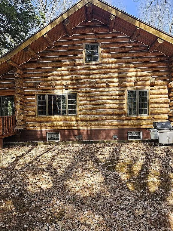 1091 N River Trl — exterior photo