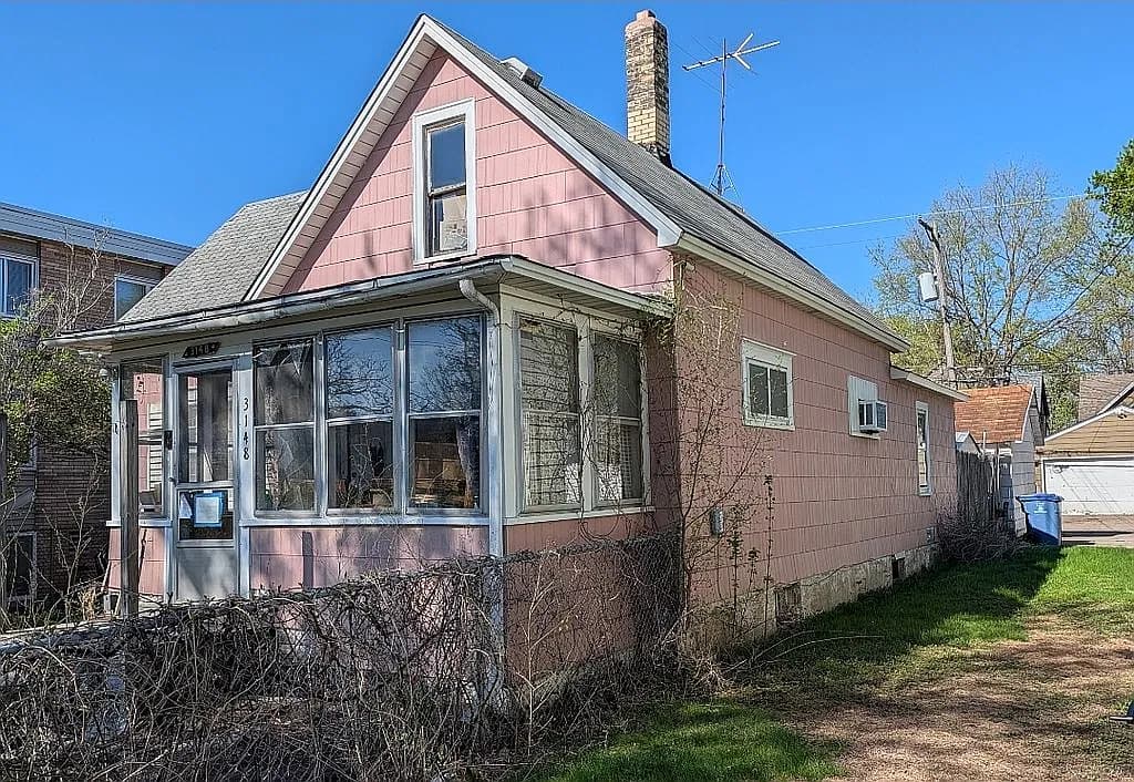 3148 Bloomington Ave — exterior photo