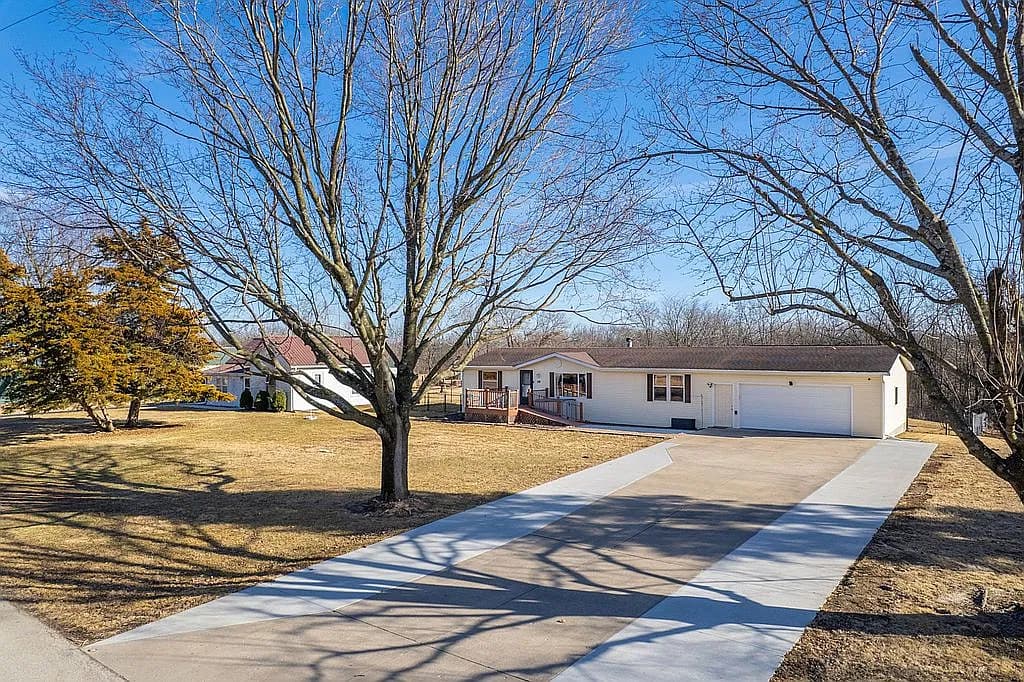 119 Hilltop Rd — exterior photo