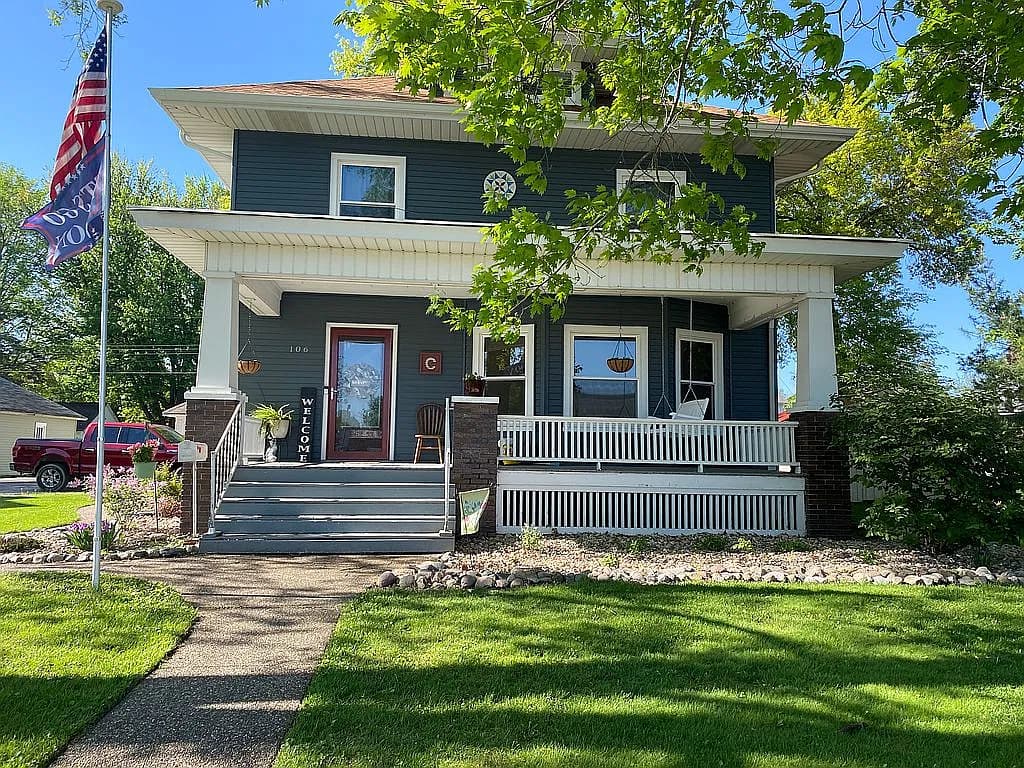 106 E Center St — exterior photo