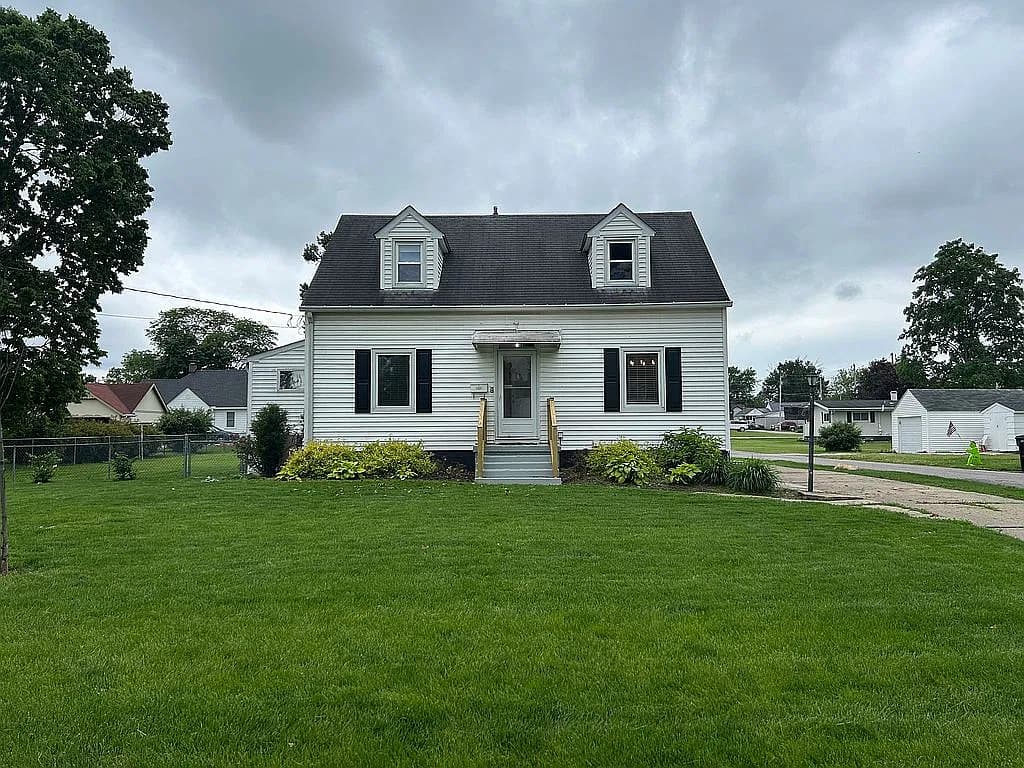 1416 Chester Ave — exterior photo
