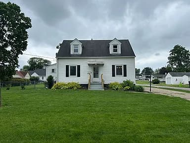 1416 Chester Ave — exterior photo