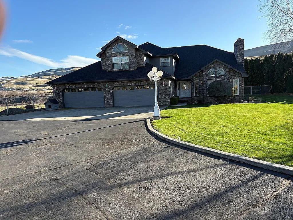 90406 W Hess Rd — exterior photo