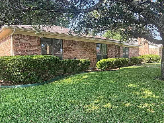 3220 Topaz Way — exterior photo