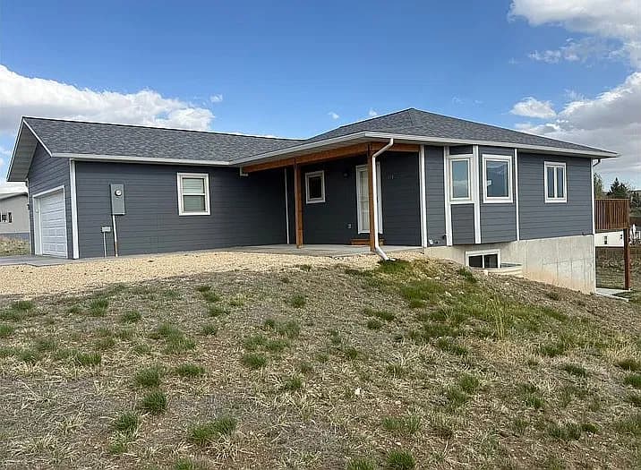 114 Jerry Dr — exterior photo