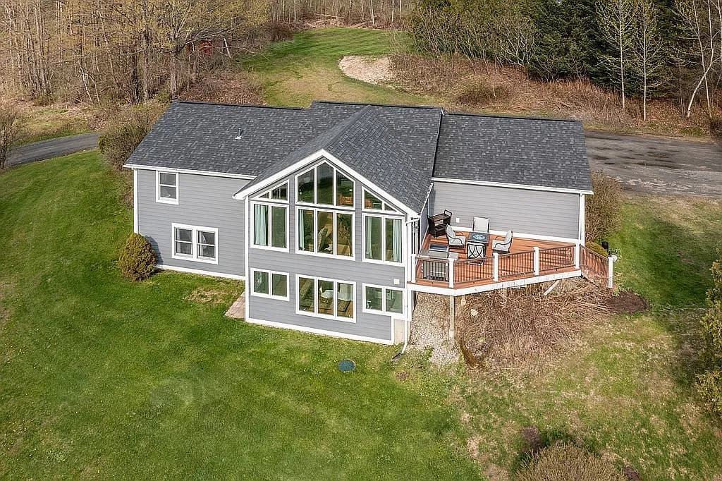 114 Wildflower Ln — exterior photo