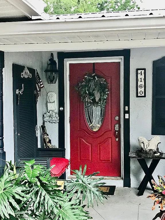 4160 Grovewood Ln — exterior photo