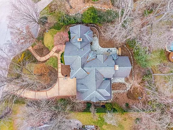 3004 Wakefield Dr — exterior photo